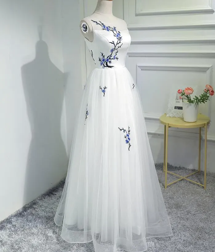 A-line Prom Dresses Scoop White Applique Long Prom Dress Evening Dresses ASSD017