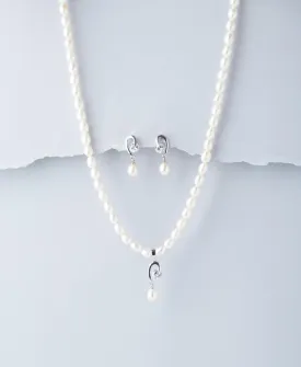 Elegant Pearl Necklace Set