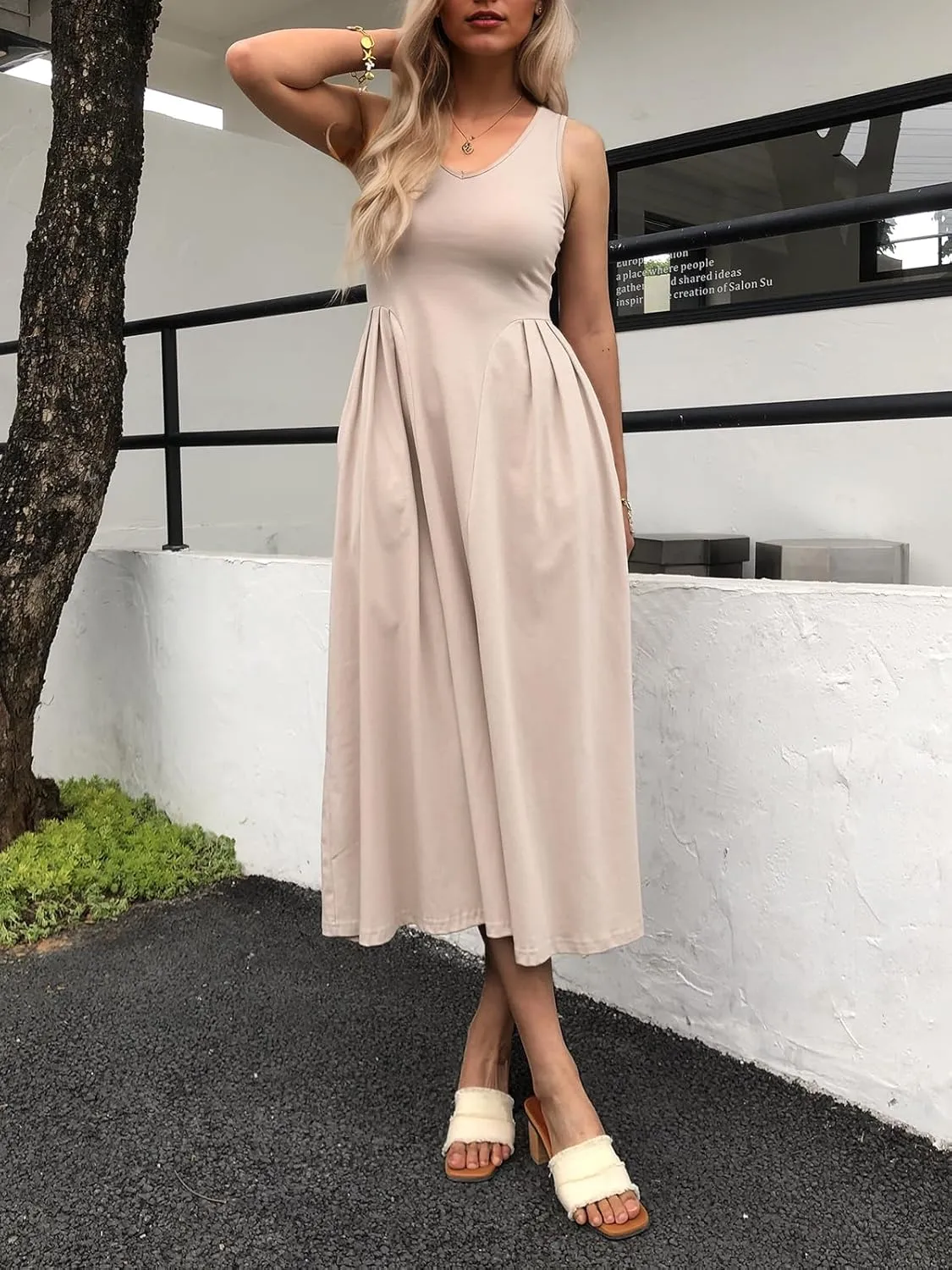 Women Summer Sleeveless Casual Dresses Pleated Waist Elegant Midi A-Line Flowy Swing Dress Sundress with Pockets