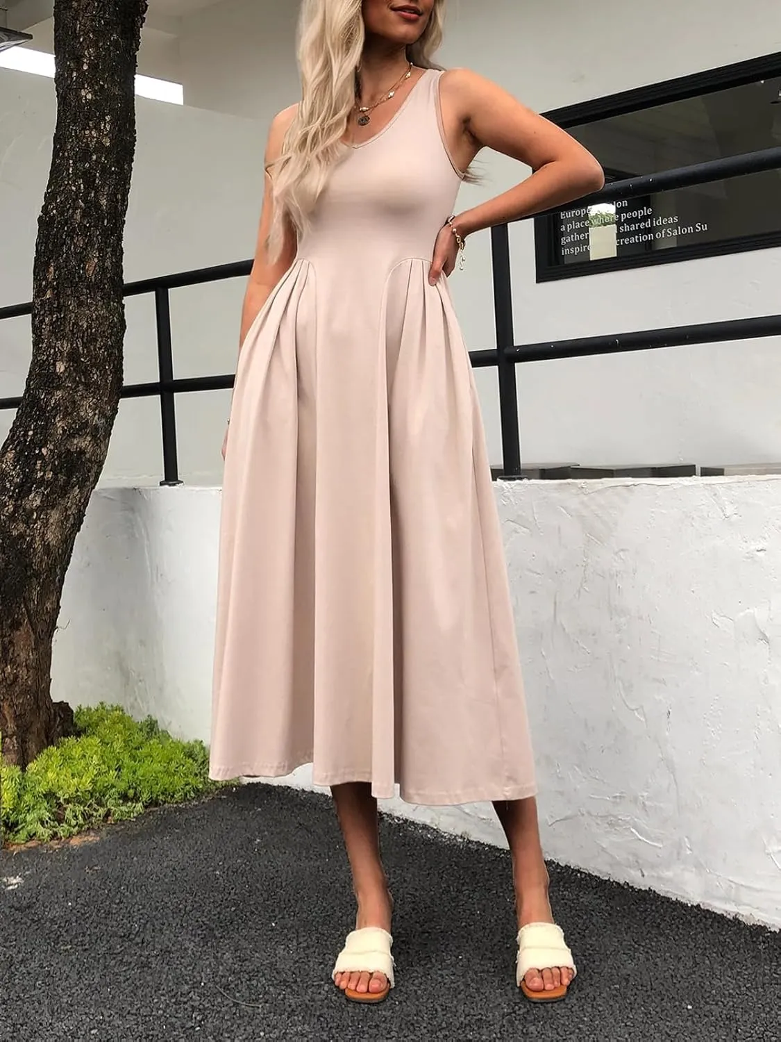 Women Summer Sleeveless Casual Dresses Pleated Waist Elegant Midi A-Line Flowy Swing Dress Sundress with Pockets